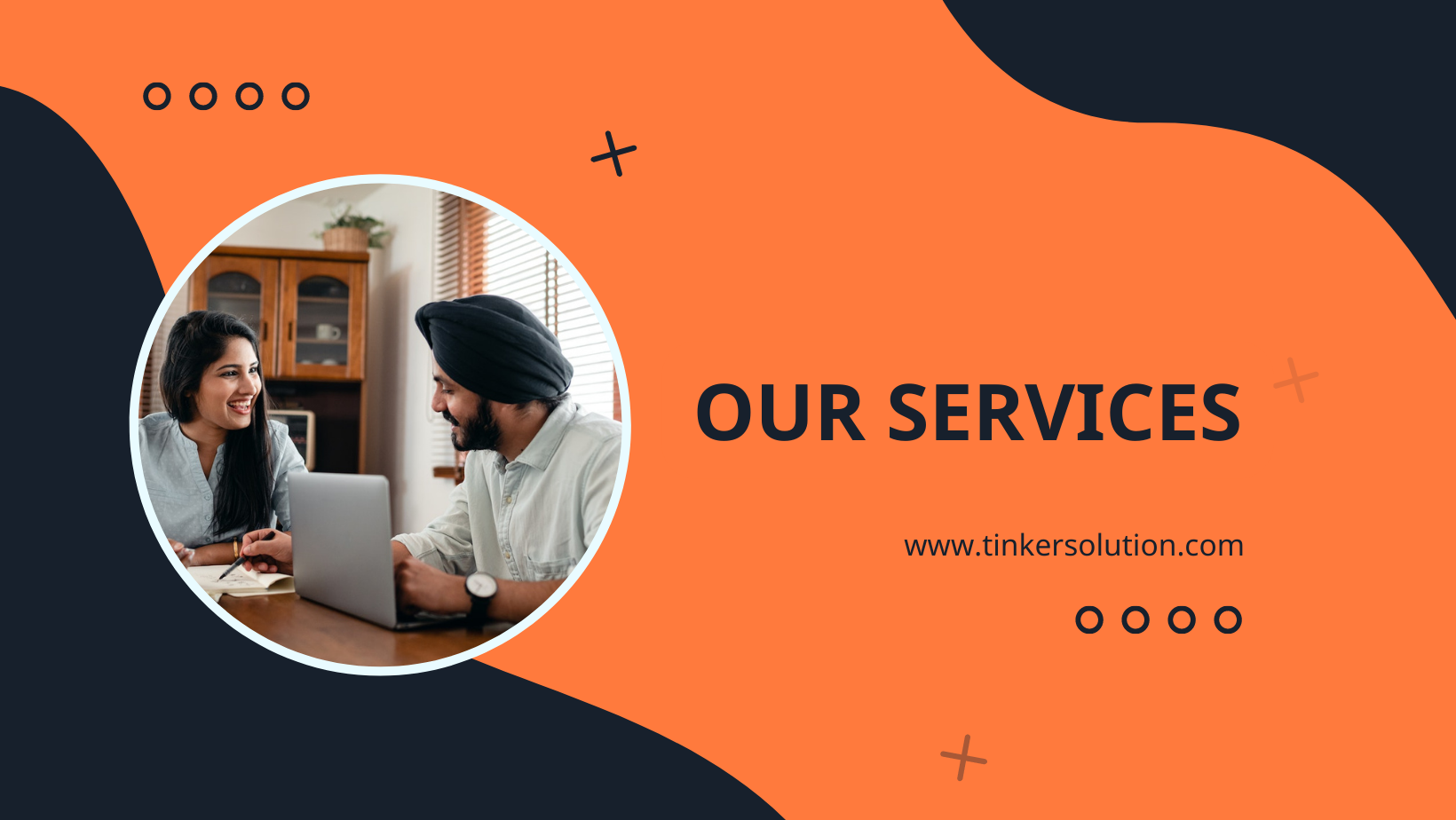 Two team member discussing project